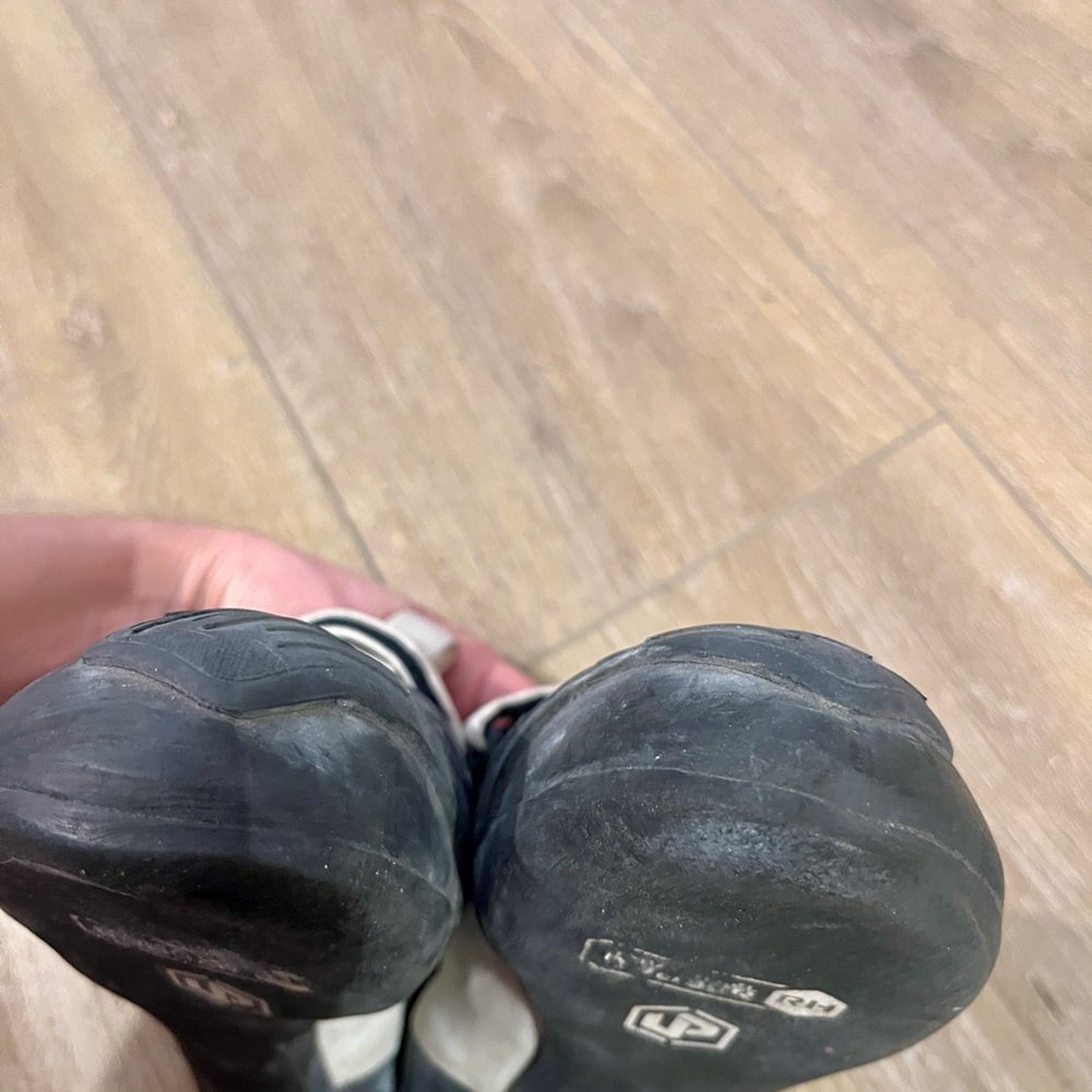 Unparallel Quibit Climbing Shoes - Picture 7 of 9